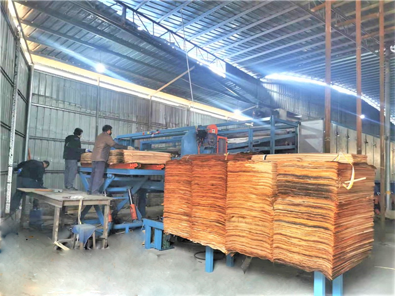 Pengumpan Venir Semi Auto